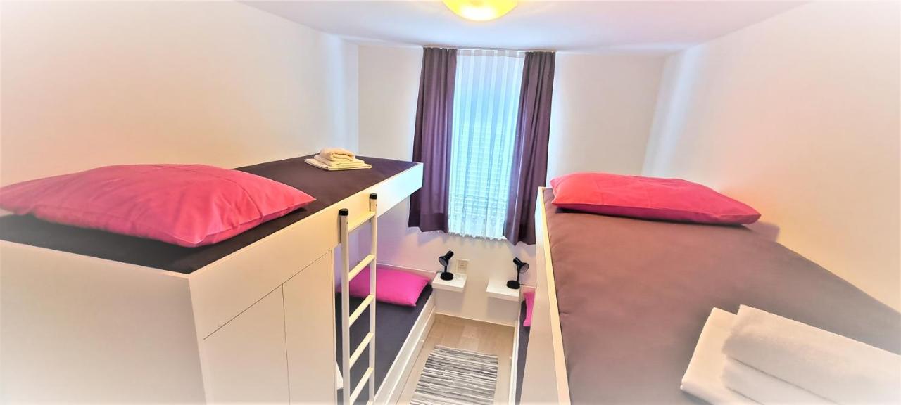 Guest House Jasna Novalja Bagian luar foto