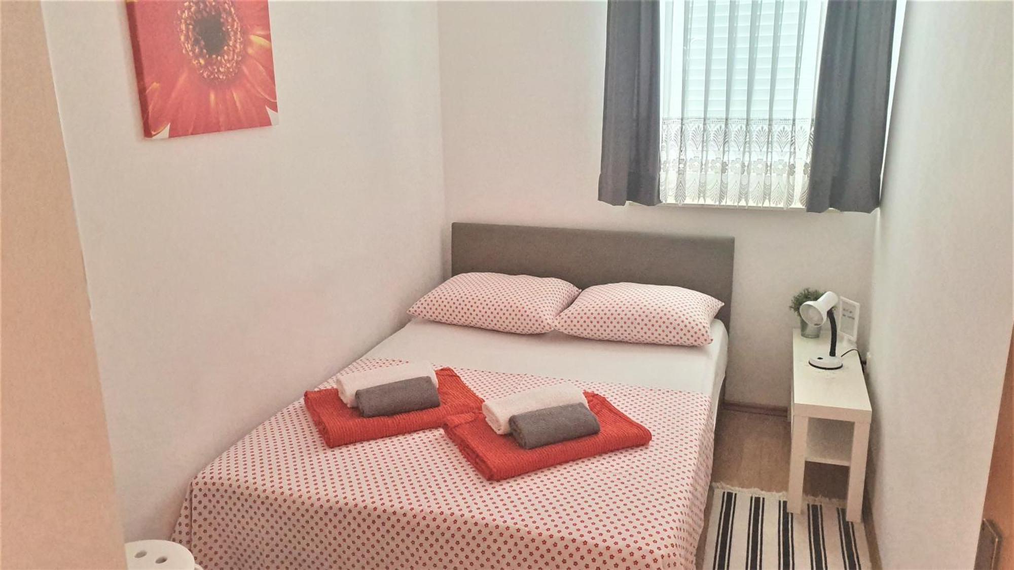 Guest House Jasna Novalja Bagian luar foto