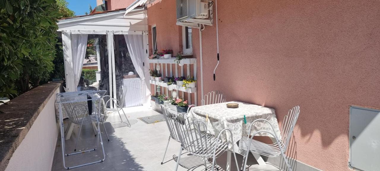 Guest House Jasna Novalja Bagian luar foto